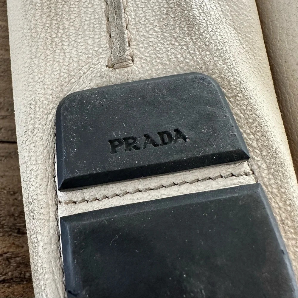 Prada Milan Italy Women’s 39 Cream‎ Leather driving Shoes Loafers Logo Designer - Picture 10 of 11